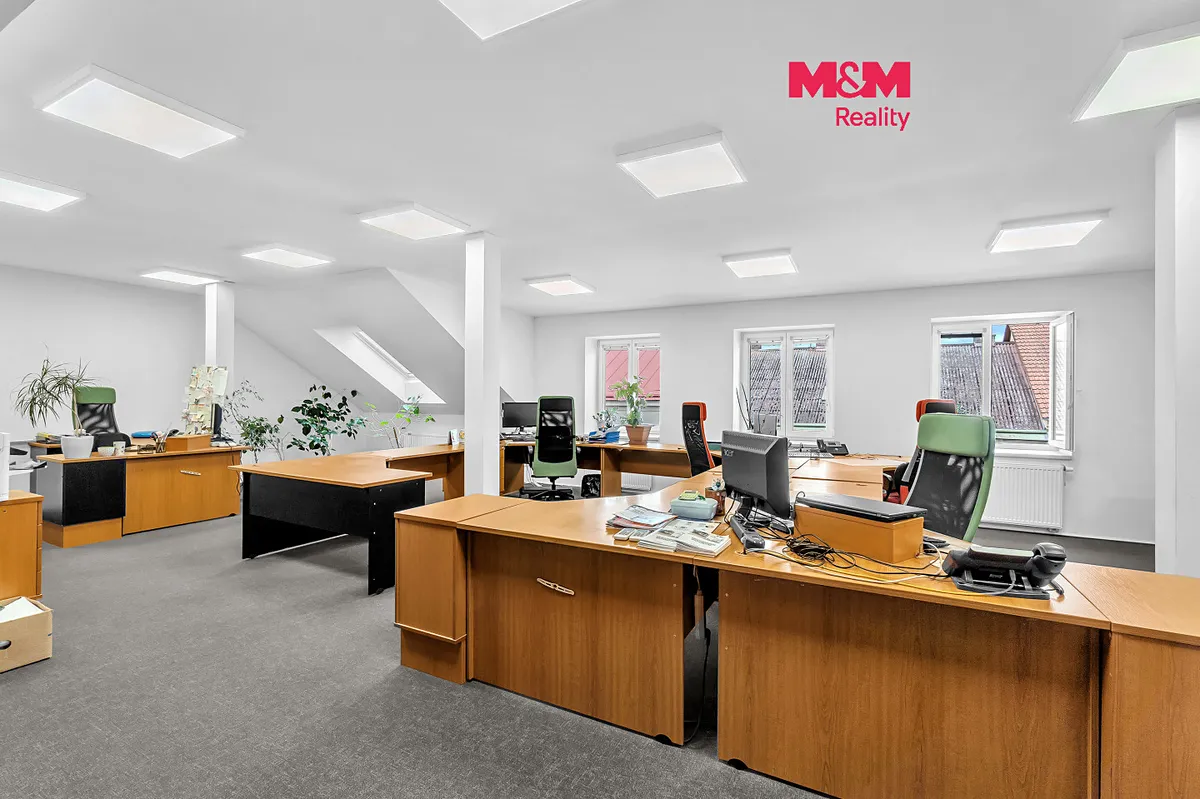 Pronájem kanceláře 174 m²